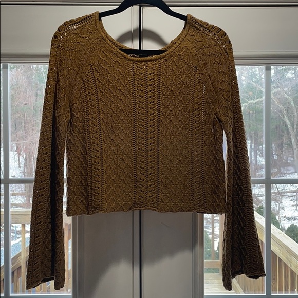 Cableknit Fisherman - featuring long bell sleeves - Picture 2 of 8